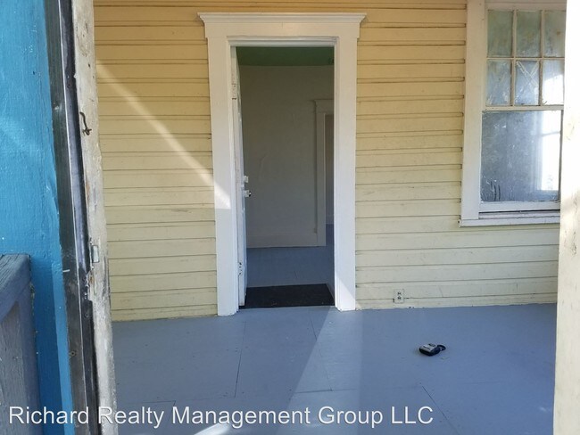 Building Photo - 2675 Sidney Ave