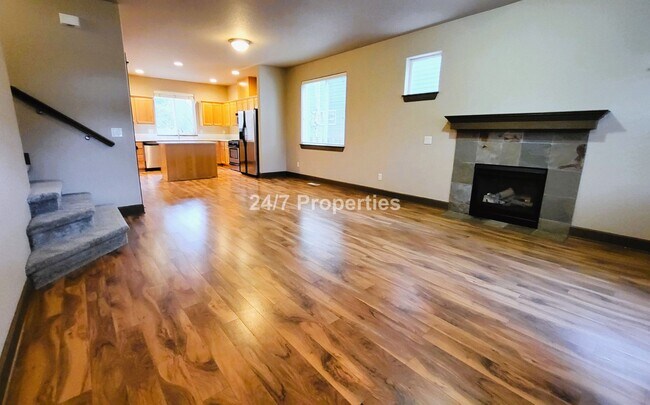 Building Photo - The Perfect 3 BD | 2.5 BA Home in Oregon C...
