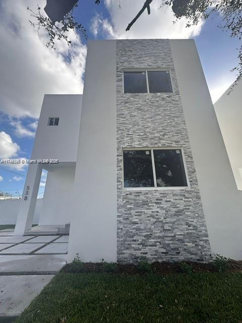 Foto del edificio - 538 NW 17th Ave