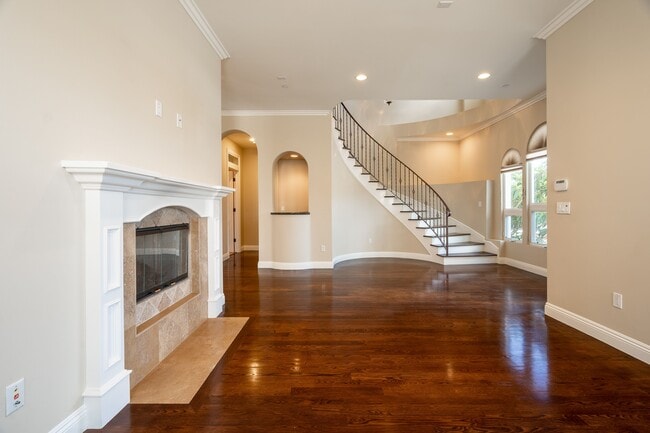Building Photo - 3838 Tilden Ave