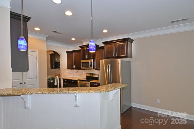 Foto del edificio - 14523 Rhiannon Ln