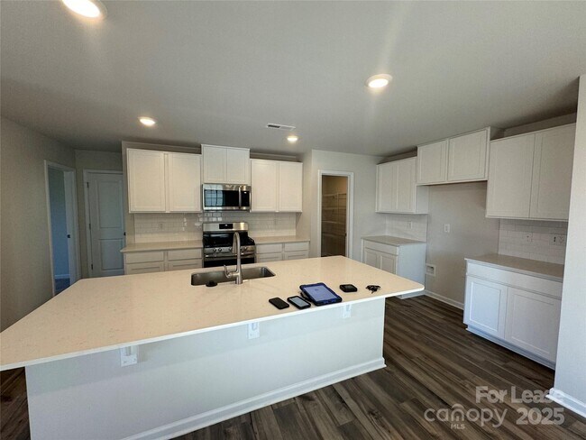 Foto del edificio - 193 Brentwood Dr