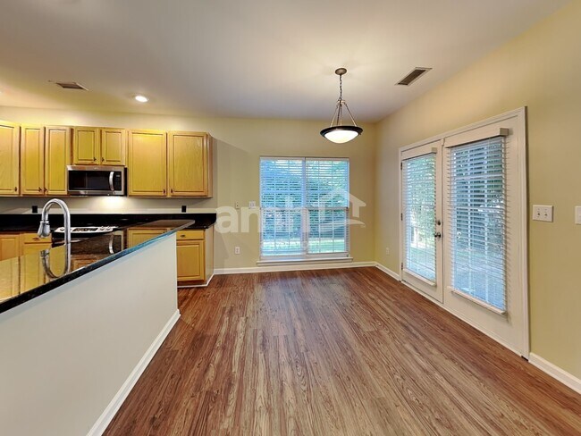 Foto del edificio - 8207 Abbottsgate Ln