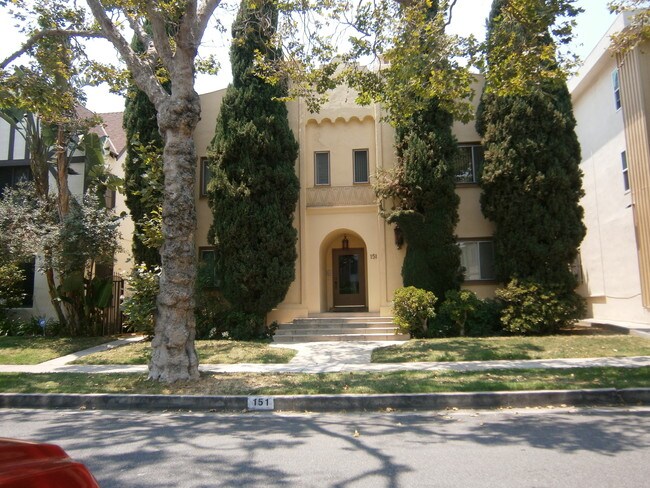 FRONT OF BUILDING - 151 N Swall Dr