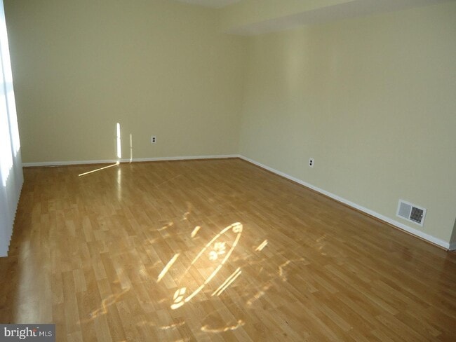 Building Photo - 531 Cormorant Dr