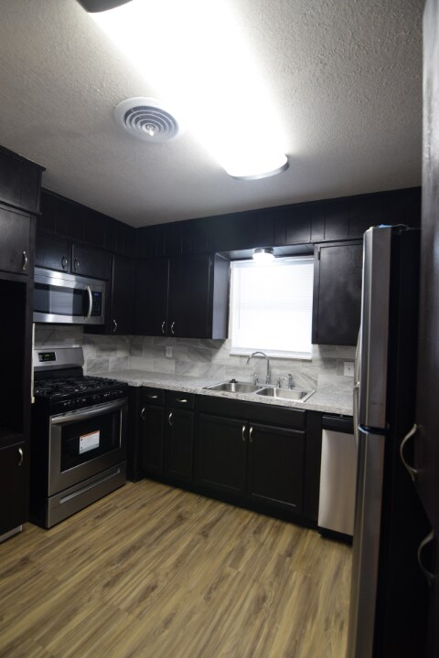 Building Photo - 1106 Jefferis Ave