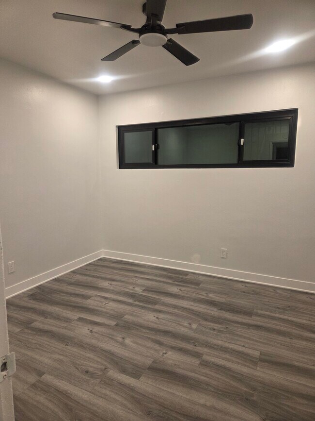 Foto del edificio - 12242 Manor Dr