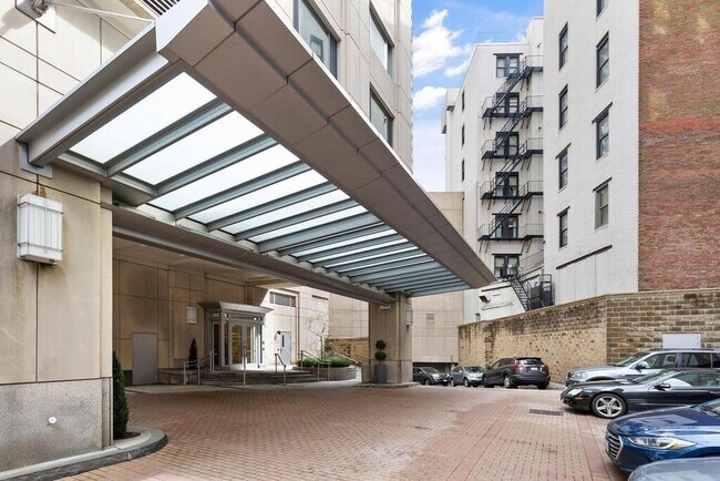 Foto del edificio - 1 Huntington Ave