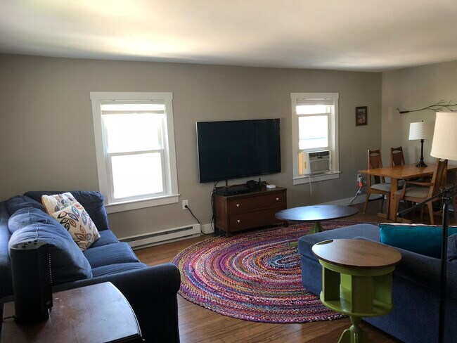 Foto del edificio - 17 Everett Street, Unit 1