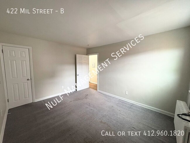 Building Photo - 422 Mill St