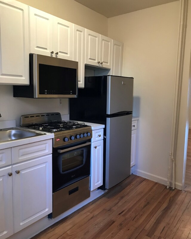 Primary Photo - 257 W 10th St