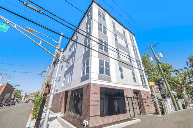 Building Photo - 30-32 McAdoo Ave