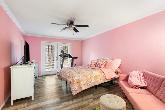 Foto del edificio - 2214 Deer Valley Dr