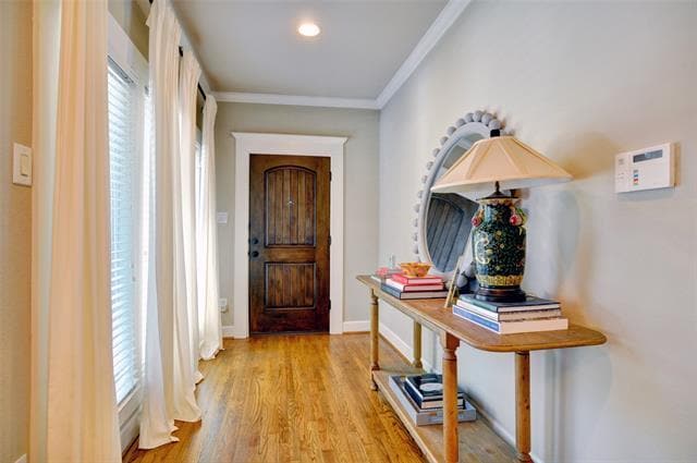 Building Photo - 3915 W 6th St