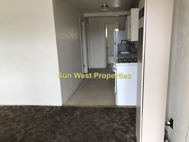 Building Photo - 510 N Wall Ave