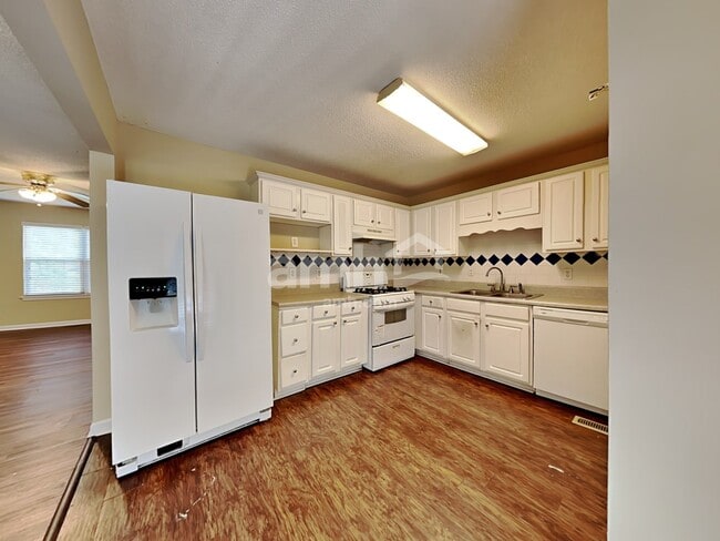 Building Photo - 2766 Horseshoe Bend Road