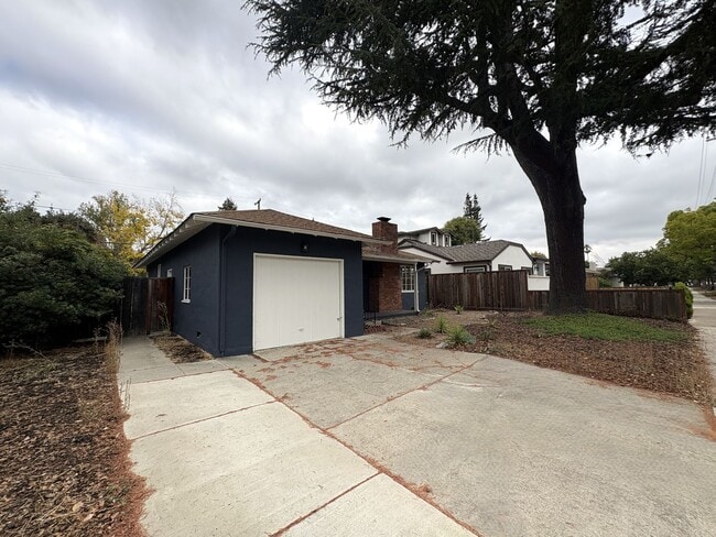 Photo - Charming 3-Bedroom Home on Embarcadero Roa...