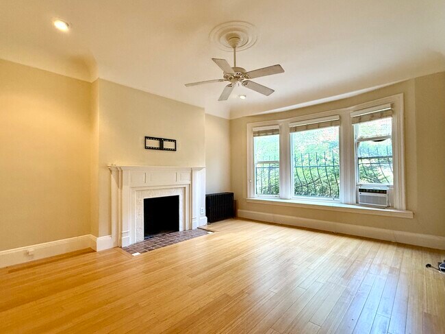 Building Photo - 330 Dartmouth St