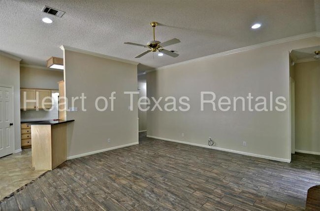 Building Photo - 7601 Delhi Rd