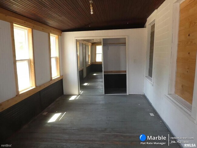 Building Photo - 2 br, 1 bath House - 1429 W Antoinette St