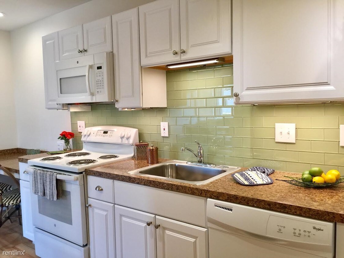 Foto principal - 4392 W 202nd St