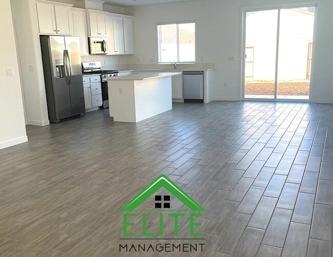 Building Photo - Impeccable 4-Bedroom, 2.5-Bath Home in the...