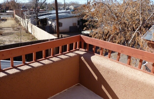 Foto del edificio - OLD TOWN AMAZING 2 Bedroom 2/Story 1475/SF Townhouse