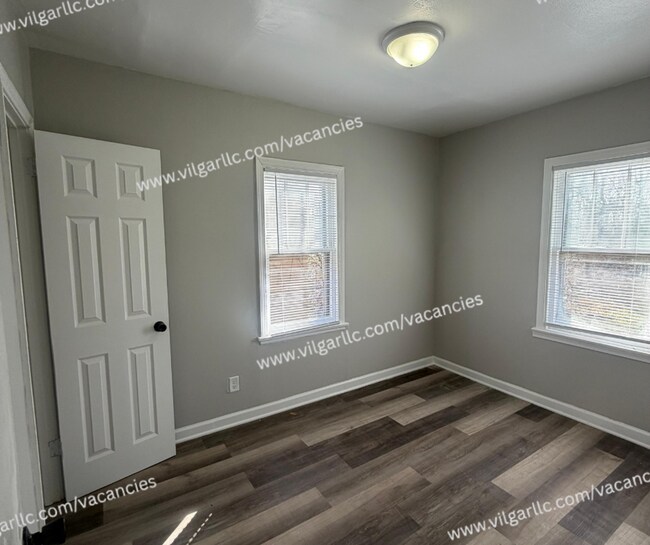 Foto del edificio - Newly Renovated 2-Bedroom • 1-Bathroom Home