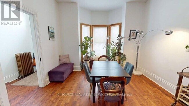 Photo du bâtiment - 132 Ferguson Ave N