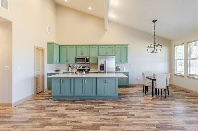 Building Photo - 303 Bob's Trail