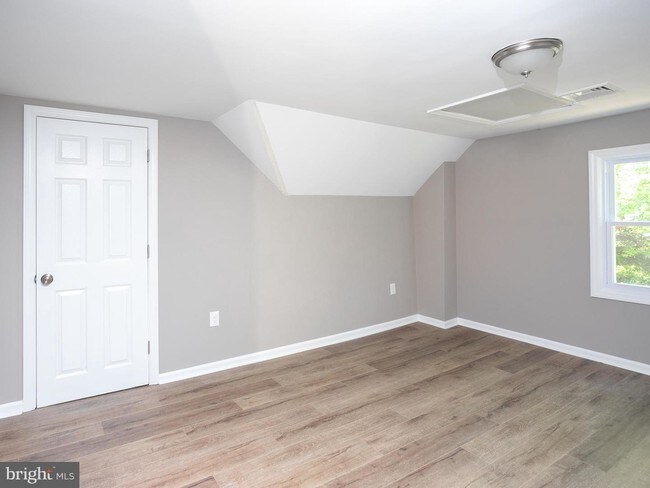 Foto del edificio - 4840 Crosswicks Hamilton Square Rd