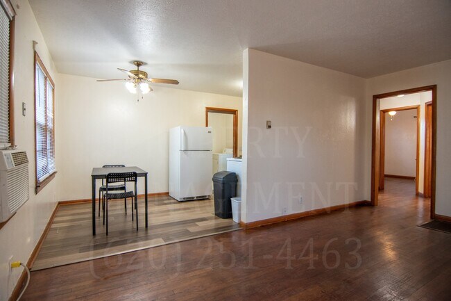 Foto del edificio - 2 Bedroom 1 Bathroom on cul-de-sac