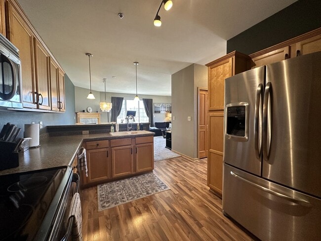 Foto del edificio - Spacious Townhouse Style Condo!