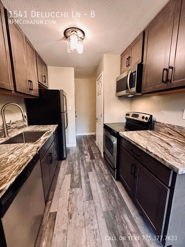 Building Photo - 1541 Delucchi Ln