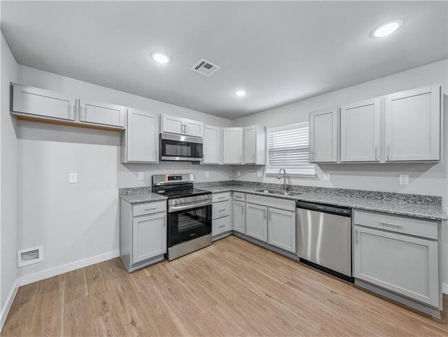 Building Photo - 6309 NW Kathleen St