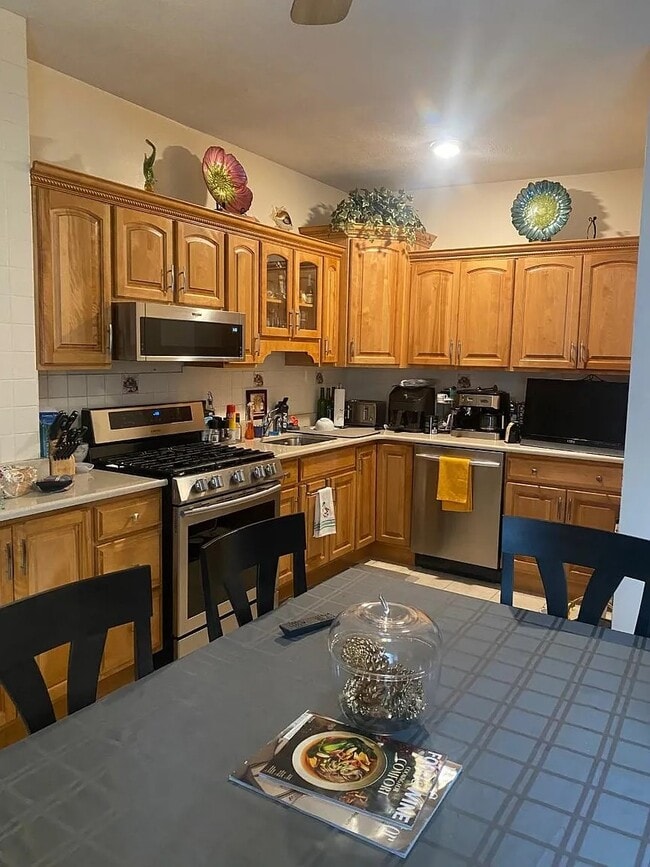 Kitchen agan - 21 Mt Vernon St