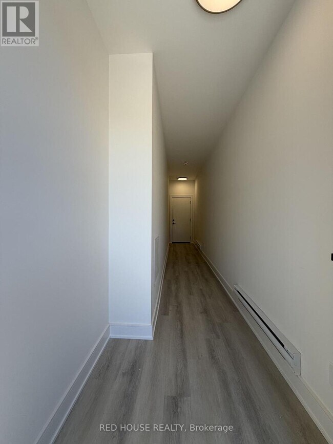 Building Photo - 208 Ellis Ave