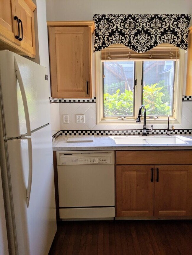 Foto del edificio - Condo Rental in Great Asheville Location!