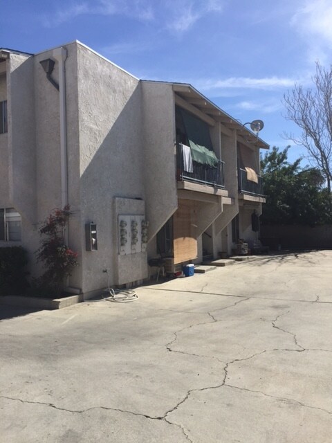 Building Photo - 233 N Inez St