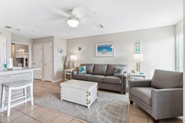 Foto del edificio - 572 E Beach Blvd