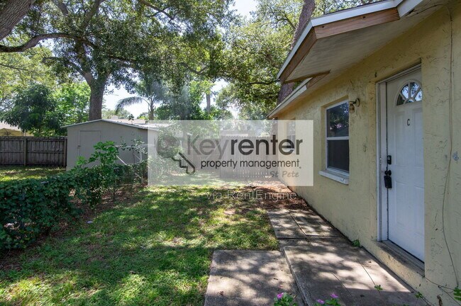Foto del edificio - 15248 George Blvd
