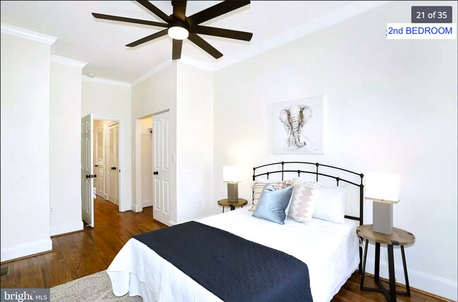 Foto del edificio - 3521 10th St NW