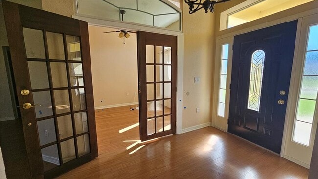 Foto del edificio - 6738 Ashbury Dr