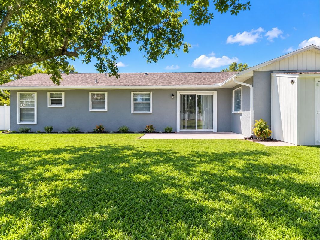 Foto del edificio - 7402 Lakeland Blvd