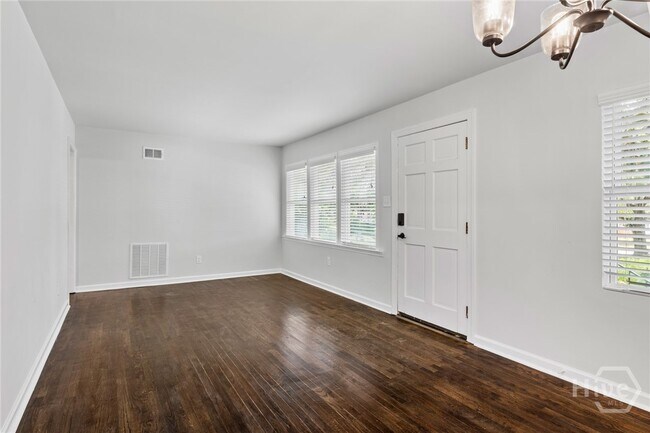 Foto del edificio - 1805 E 62nd St