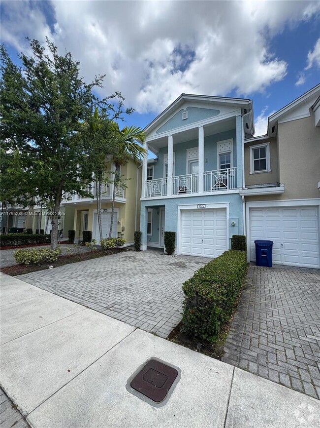 Building Photo - 7515 NW 114th Path