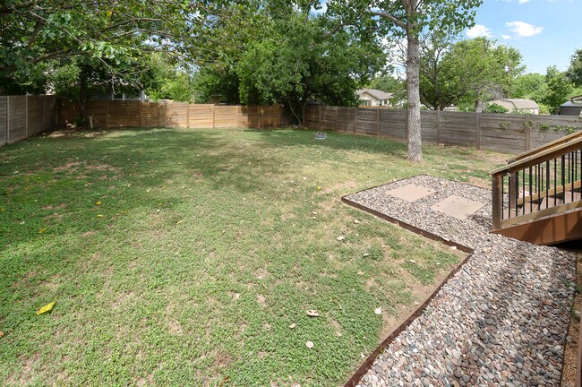 Foto del edificio - 2110 Spring Breeze Dr