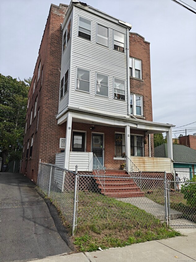 Primary Photo - 42 Groton St