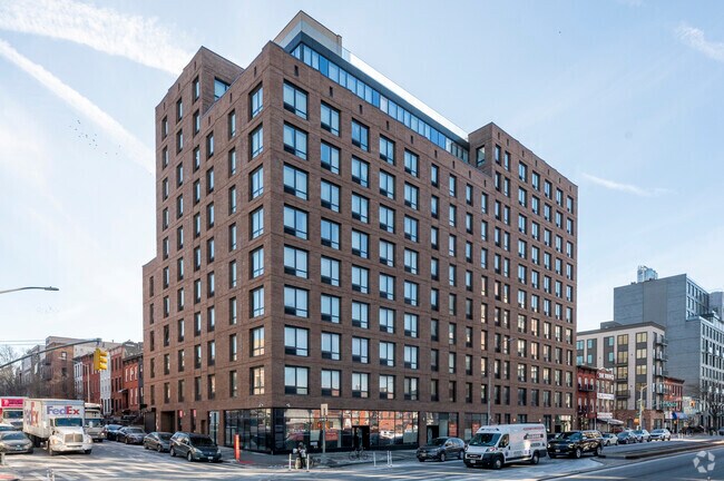 Building Photo - 555 4th Ave