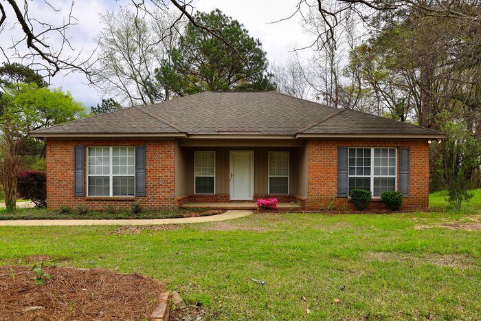 Foto principal - Beautiful 3 Bedroom in Tallassee!